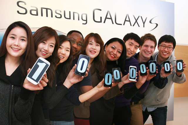 Samsung sells more than 100 million Galaxy S smartphones worldwide