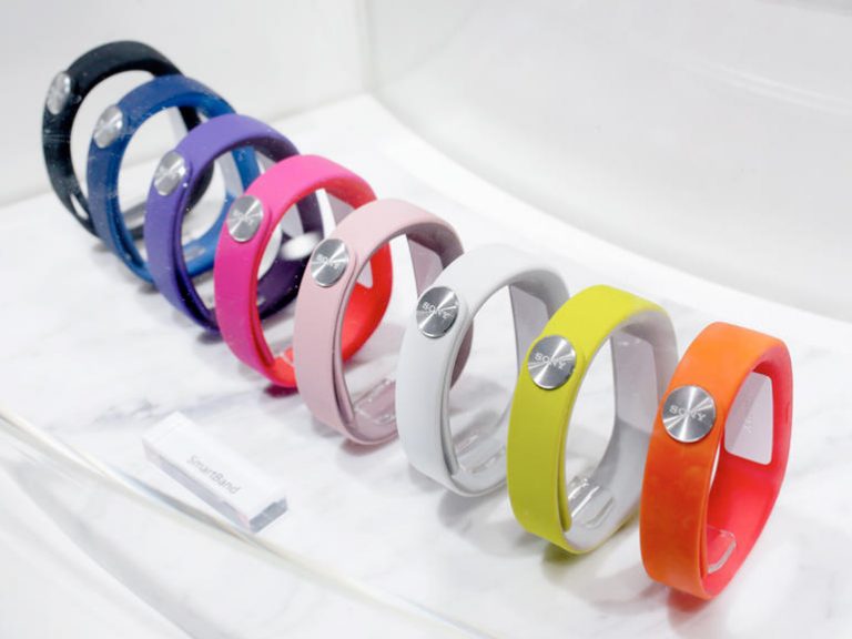 Sony enters wearable device market, packages new SmartBand SWR10 with Xperia Z2 smartphones