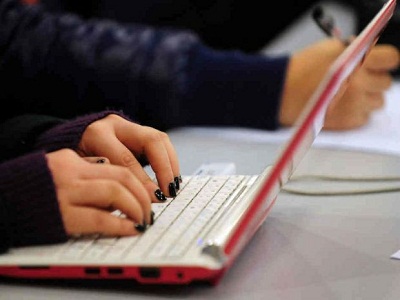 Indians Spend Over 6 Hours on Internet Everyday, Reveals Study