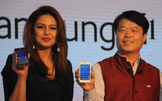 Samsung launches first Tizen powered smartphone in India for Rs.5,700