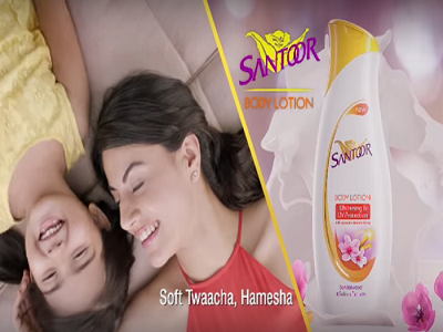 Santoor Body Lotion ad shows mom-child moment