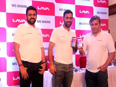 Babbar, Dhoni do a ‘Drop Test’ for Lava Mobile