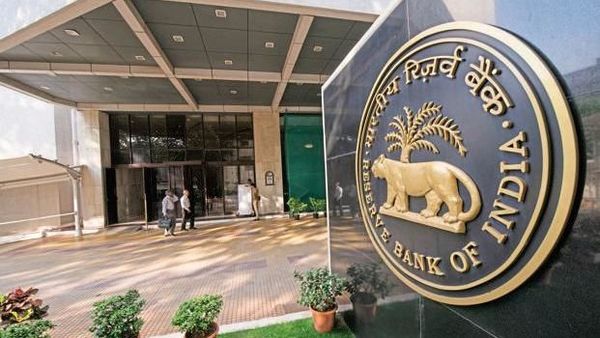 Banks park Rs 8.5 lakh crore with RBI as risk aversion rises
