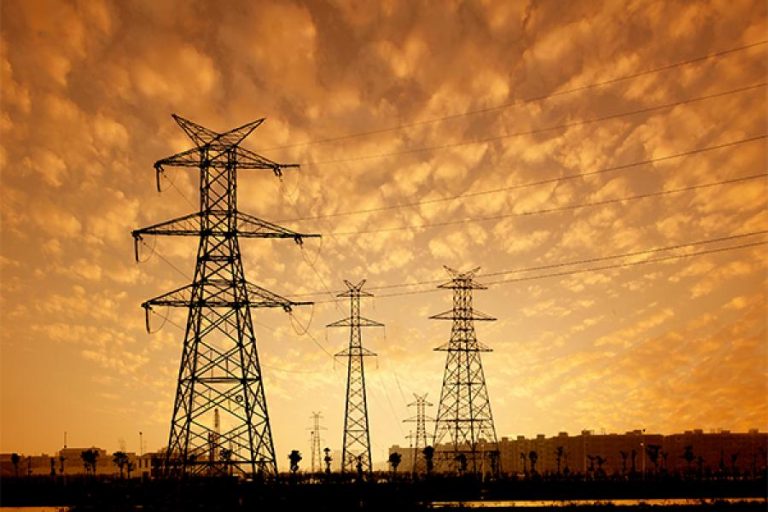 The peak power consumption reduces in the month of August