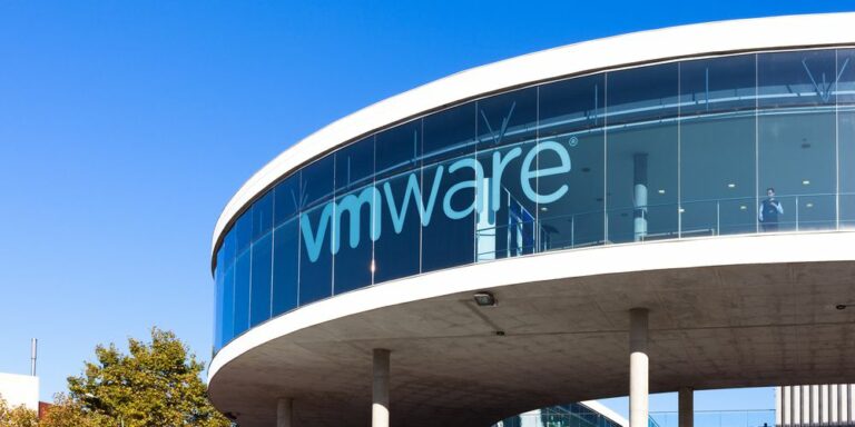 vRealize Cloud Management with AIOps and Kubernetes Integration: VMware