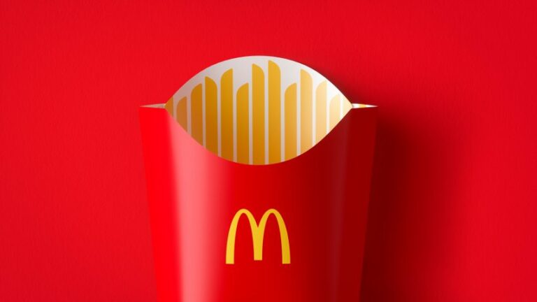 McDonald’s comes with a new logo and replaces its iconic golden arches