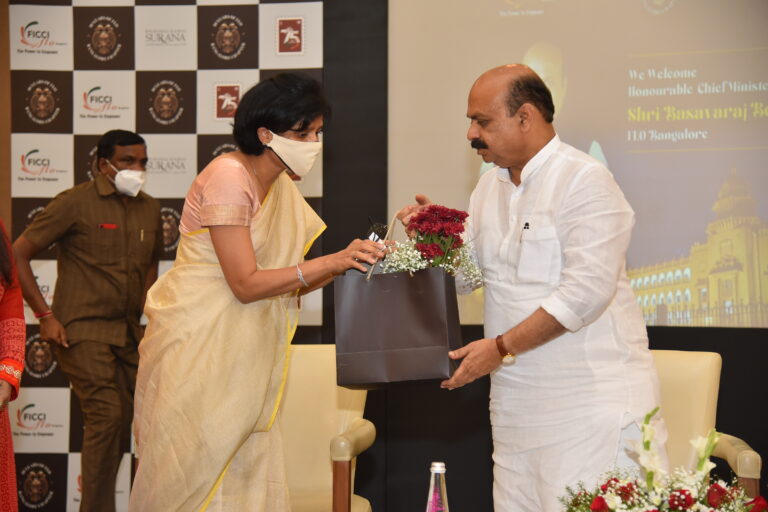 Hon’ble Chief Minister of Karnataka and FICCI FLO Bangalore felicitate Amisha Jain, CEO, Zivame