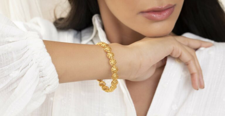 Melorra’s ad campaign, gold jewelry is offered in every pin code in India