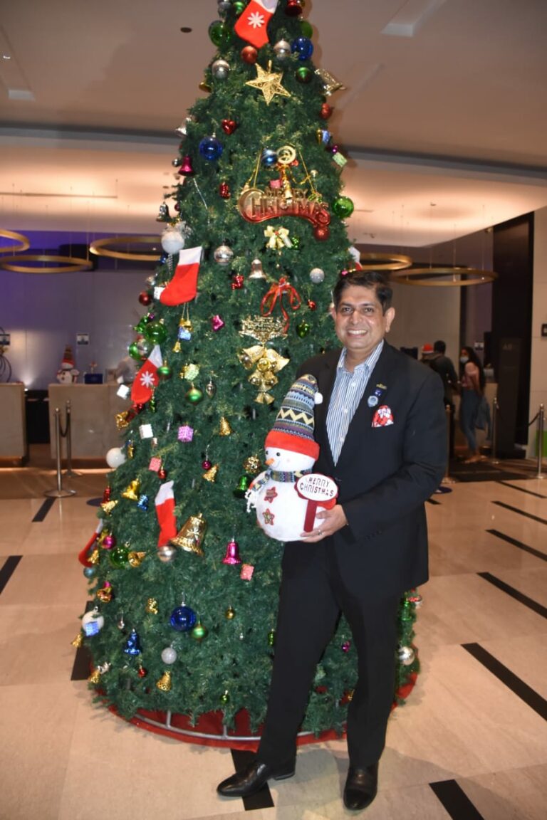 Novotel Hyderabad Convention Centre ushers in the Festive Season with the Christmas Tree Lighting Ceremony