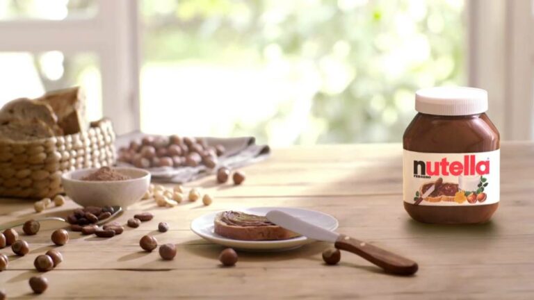 Nutella spreads #NutellaWithLove this gifting season
