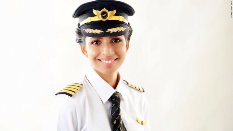 The first youngest pilot Anny Divya become an influencer