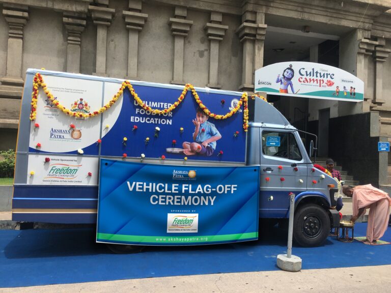 Gemini Edibles & Fats India Limited (GEF India) donates delivery vehicle to Akshaya Patra for feeding 1 lakh children