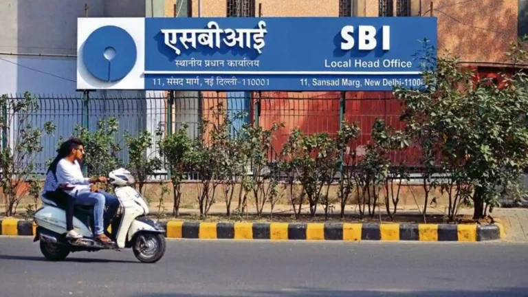 SBI  steps  up  infra  financing  signs of private capex pickup.