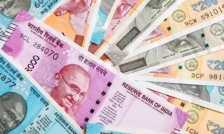 New Historic low in Indian Rupee