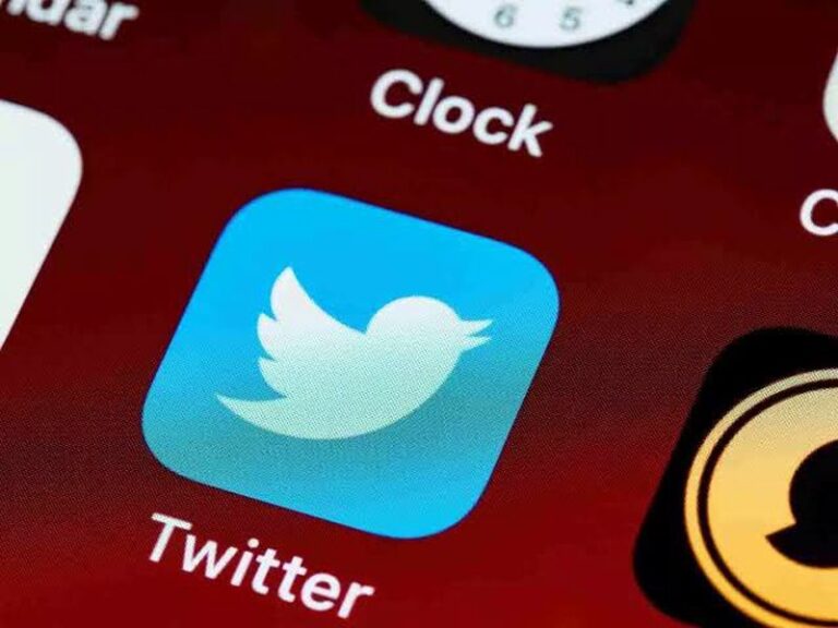 Twitter begins testing collaborative tweets