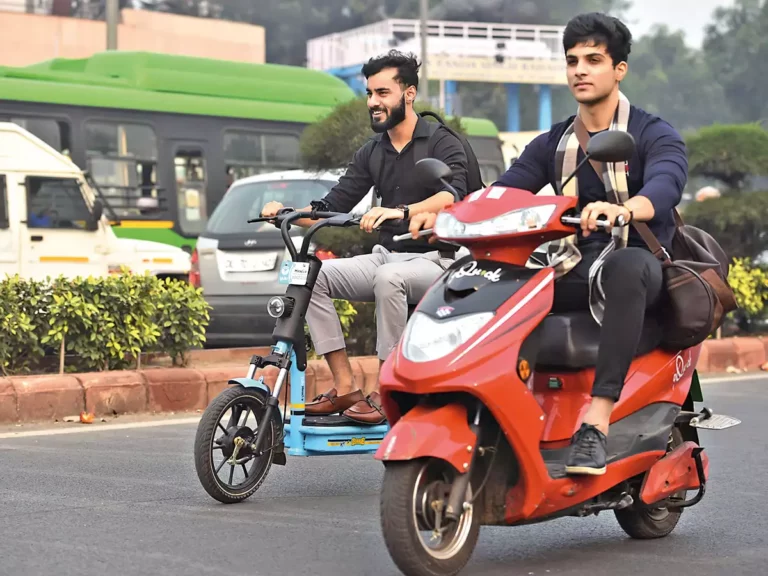 WardWizard ships 2,458 units of electric two-wheelers in July 2022