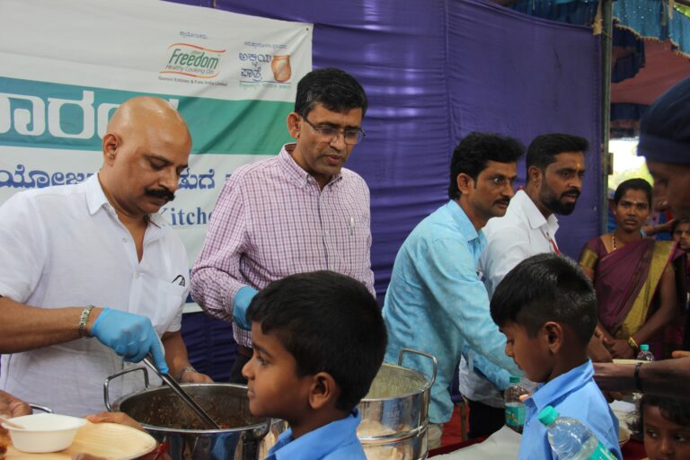 Freedom Healthy Cooking Oils associates with The Akshaya Patra Foundation inaugurates the school based kitchens in Chikkaballapur, Karnataka