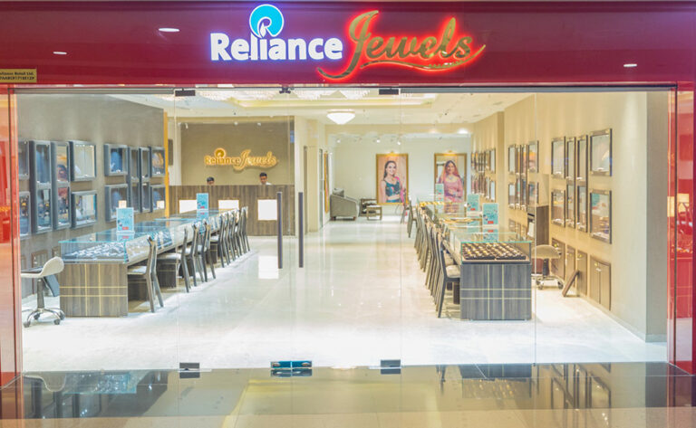 Reliance Jewels unveils 11th showroom in Delhi NCR