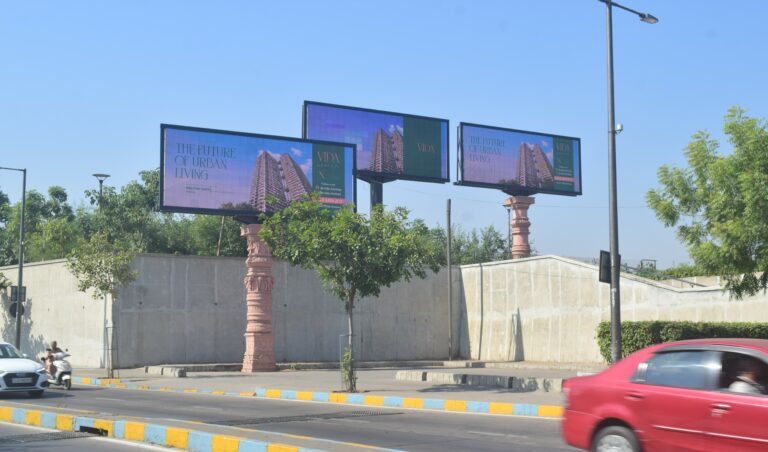 Digital Billboards enable Nila Spaces to launchRoadblock Campaign in Ahmedabad