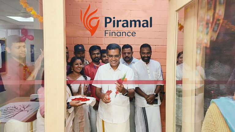 Jairam Sridharan, MD, Piramal Finance inaugurates the company’s first all women branch