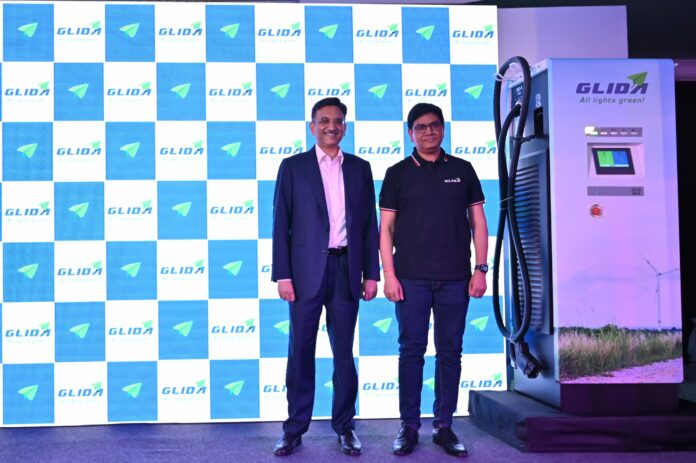 Mr. Sanjay Aggarwal, President, Fortum India and Mr. Awadhesh K. Jha, Executive Director, GLIDA at the unveil of GLIDA, formerly known as Fortum Charge & Drive India
