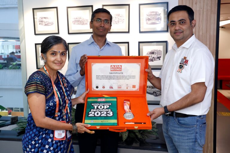 Mahindra enters Asia and India Book of Records for highest Bolero MaXX Pik-Up deliveries in a single day