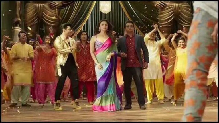 Here are the top 5 onscreen looks of Rocky aur Rani Ki Prem Kahaani superstar Alia Bhatt
