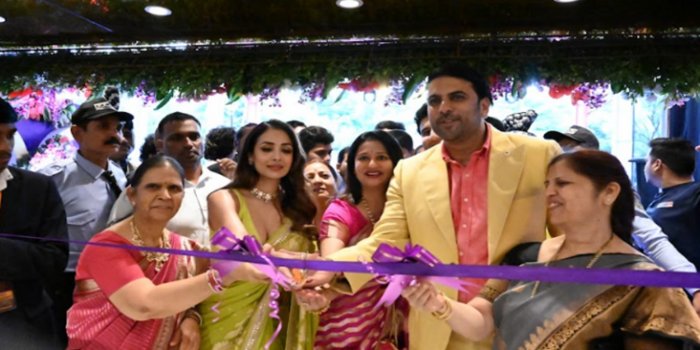 Malaika Arora Bedazzles Pune at the Relaunch of PNG Jewellers store in Aundh