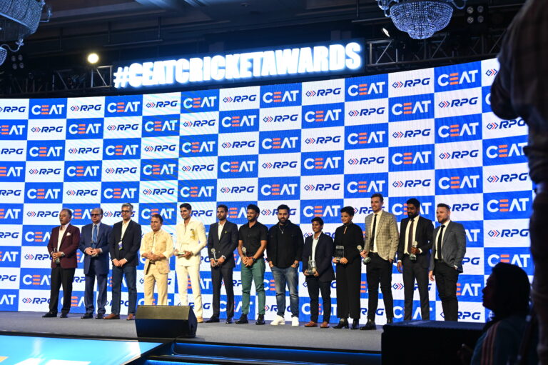 Arnab Banerjee, MD & CEO, CEAT Limited with the winners of CEAT Cricket Rating Award 2023
