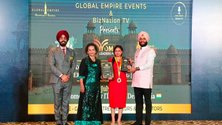 Sonia Jain receiving award for Business Upturn