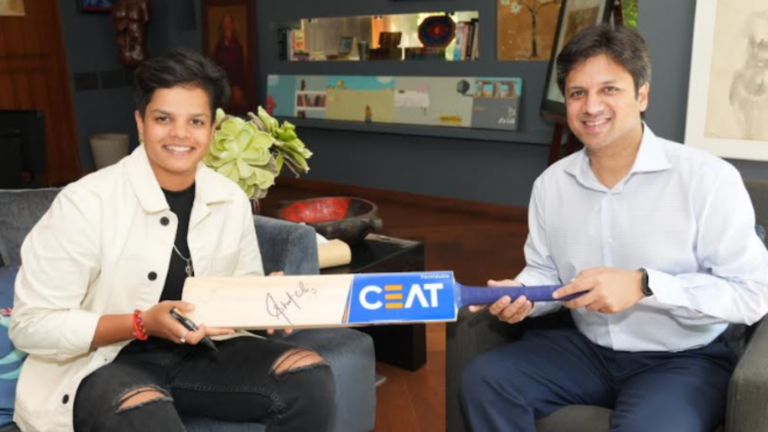Shafali Verma (Left) with Anant Goenka, Vice Chairman, CEAT Ltd