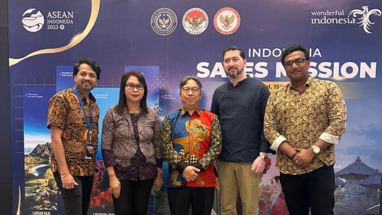 Red Dot Representation and Tria Uma Wisata Tours & Travel Host Indonesia Sales Mission Roadshow in India