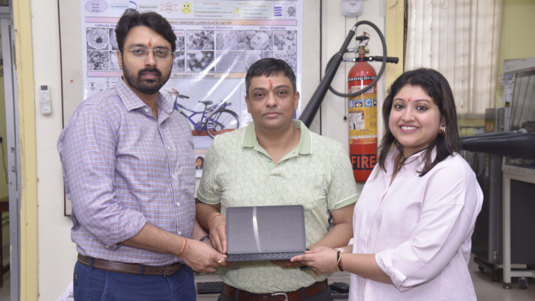 Prof Amreesh Chandra(Dept of Physics) IIT Kharagpur and Mr Manohar Bethapudi(Founder and CEO , Uneverse Mobility and Ms Kamalika Guha(Co- Founder and CMO, Uneverse Mobility