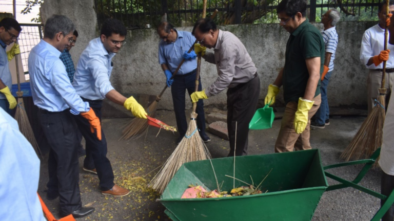 Team RITES’ in action: RITES officials clean a residential society in Ashok Vihar, New Delhi.