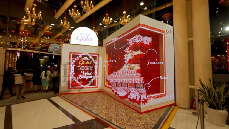 Tata Tea Gold Introduces the Remarkable Banglar Noksha Pujo Campaign in Conjunction with Laqshya Media's Pioneering Dual-Screen 3D Anamorphic Display, a First in India, at South City Mall, Kolkata.