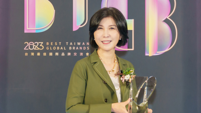 Delta was selected as Taiwan's Best International Brand for the 13th year. Delta Brand Chief Shanshan Guo accepted the award on behalf of the company