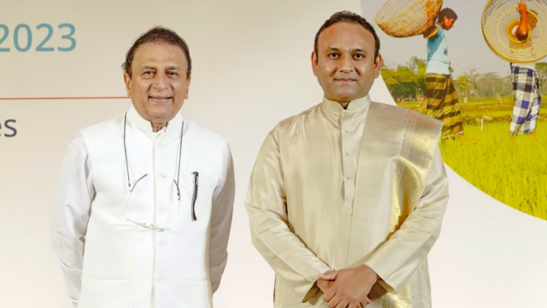 Sri Madhusudan Sai with Padma Bhushan Awardee Dr Sunil Gavaskar