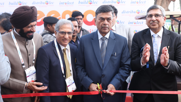 Shri R K Singh, Hon’ble Minister of Power, New & Renewable Energy, Govt. of India at the inauguration with Mr Hamza Arsiwala, President, IEEMA