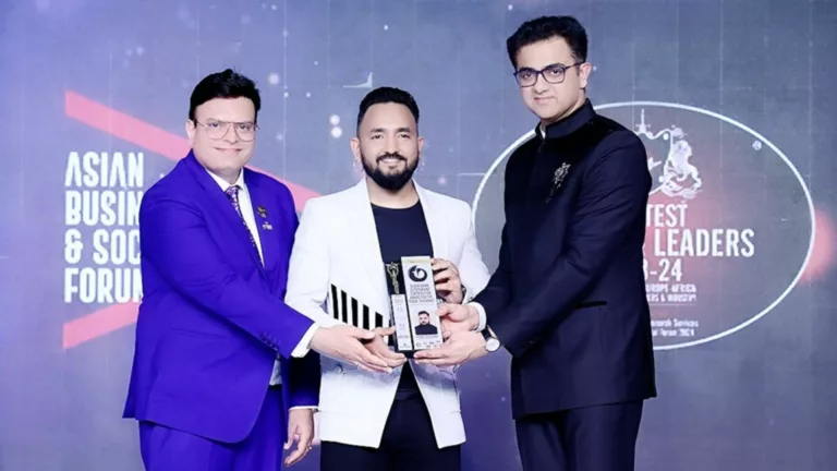 Singer Sudhir Yaduvanshi wins big at the prestigious Asia One Awards, receives 'Black Swan Outstanding Contribution Award For 'Shambhu' in front of industry stalwarts