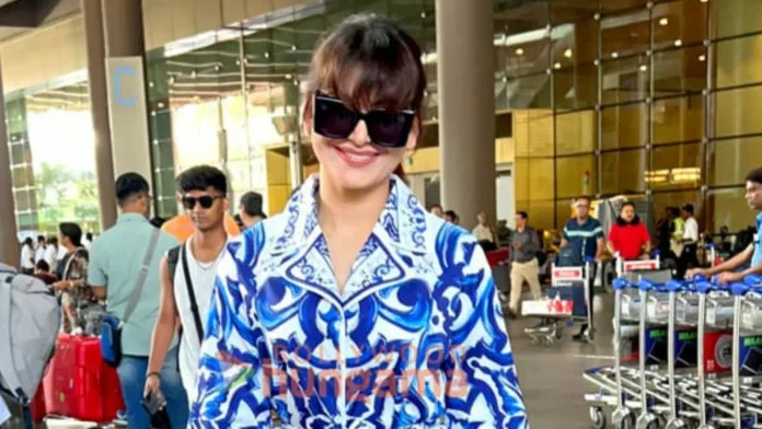 Wow: Urvashi Rautela's latest blue co-ord Dolce Gabbana outfit costs a whopping 1.5 crores, netizens in absolute awe of her sensational airport swag